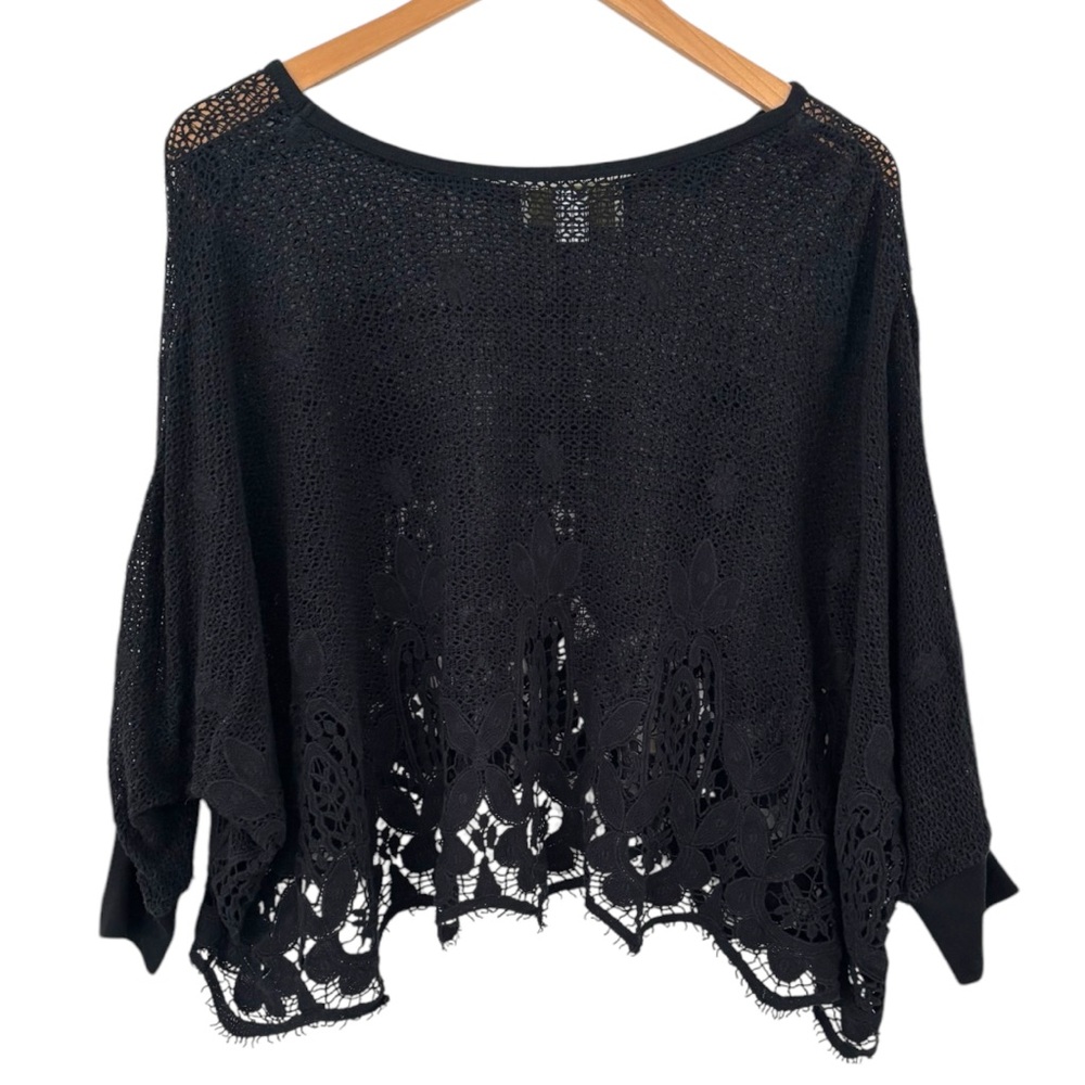 WOO California Open Lace Cropped Topper in Black, size small